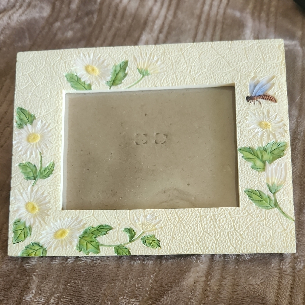 Elegant Floral Picture Frame with Green and Yellow Accents